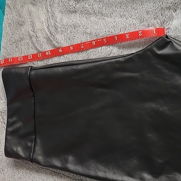 Dynamite Faux leather look pants - Picture 3 of 5